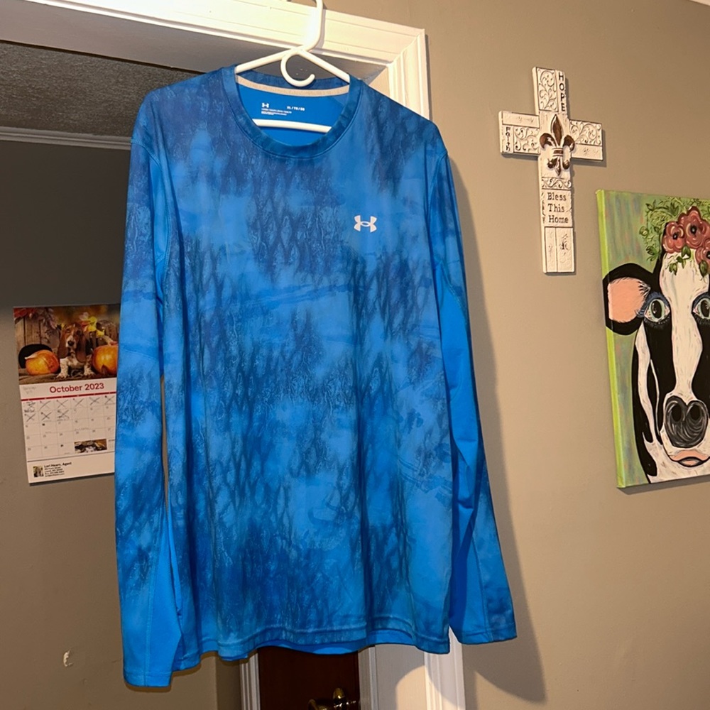 Men’s Under Armour long sleeve